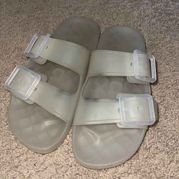 Balenciaga sandals size 38 similar to a size eight - Picture 2 of 3